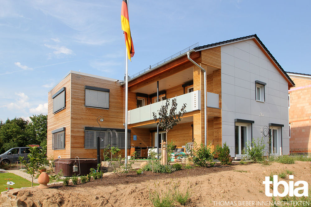 Umstrukturierung und Sanierung eines EFH, tbia - Thomas Bieber InnenArchitekten tbia - Thomas Bieber InnenArchitekten Modern houses