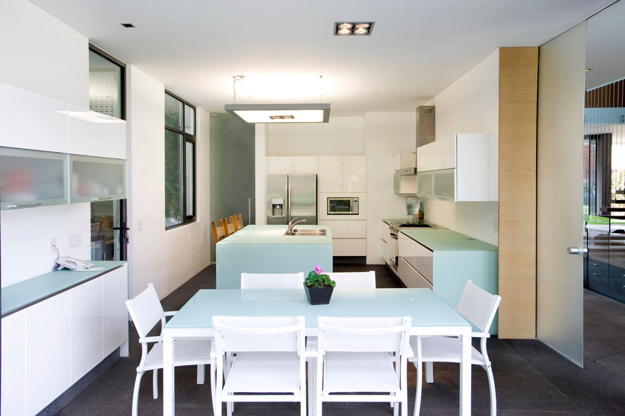 House V Serrano+ Modern kitchen