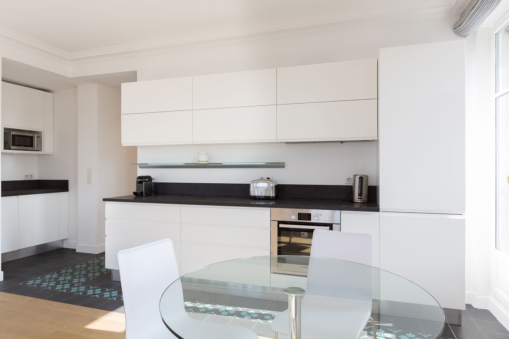 APPARTEMENT AVEC VUE, Agence Manuel MARTINEZ Agence Manuel MARTINEZ Minimalist kitchen