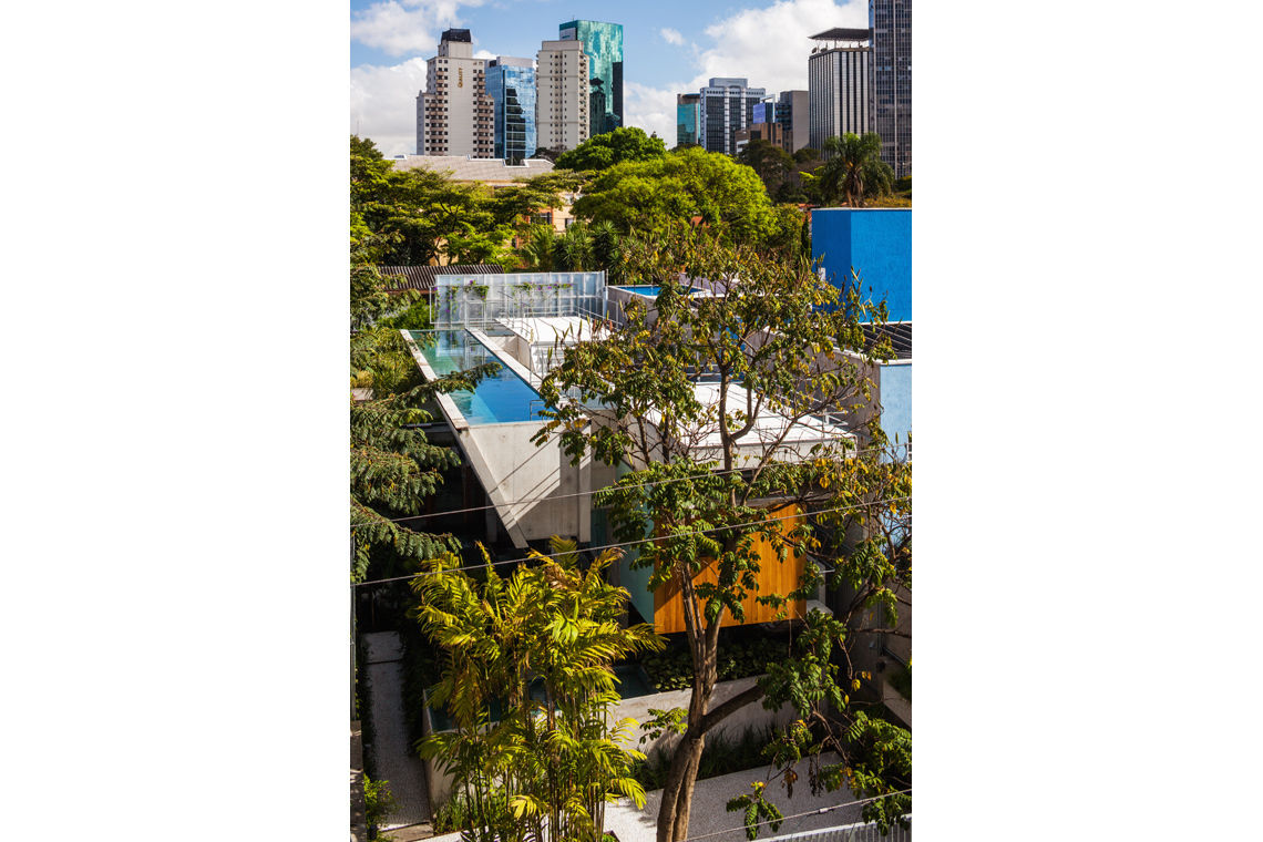 CASA DE FIM DE SEMANA EM SÃO PAULO, spbr arquitetos spbr arquitetos منازل