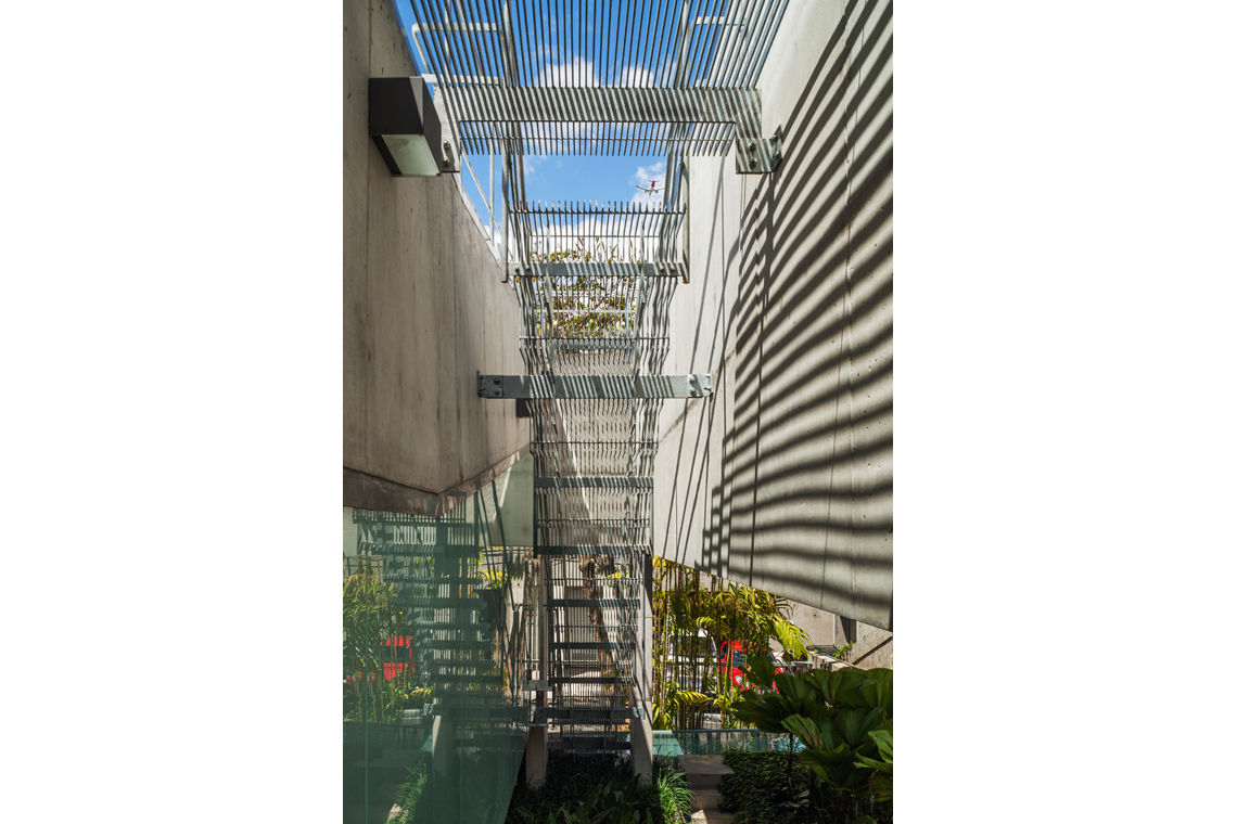 CASA DE FIM DE SEMANA EM SÃO PAULO, spbr arquitetos spbr arquitetos Houses