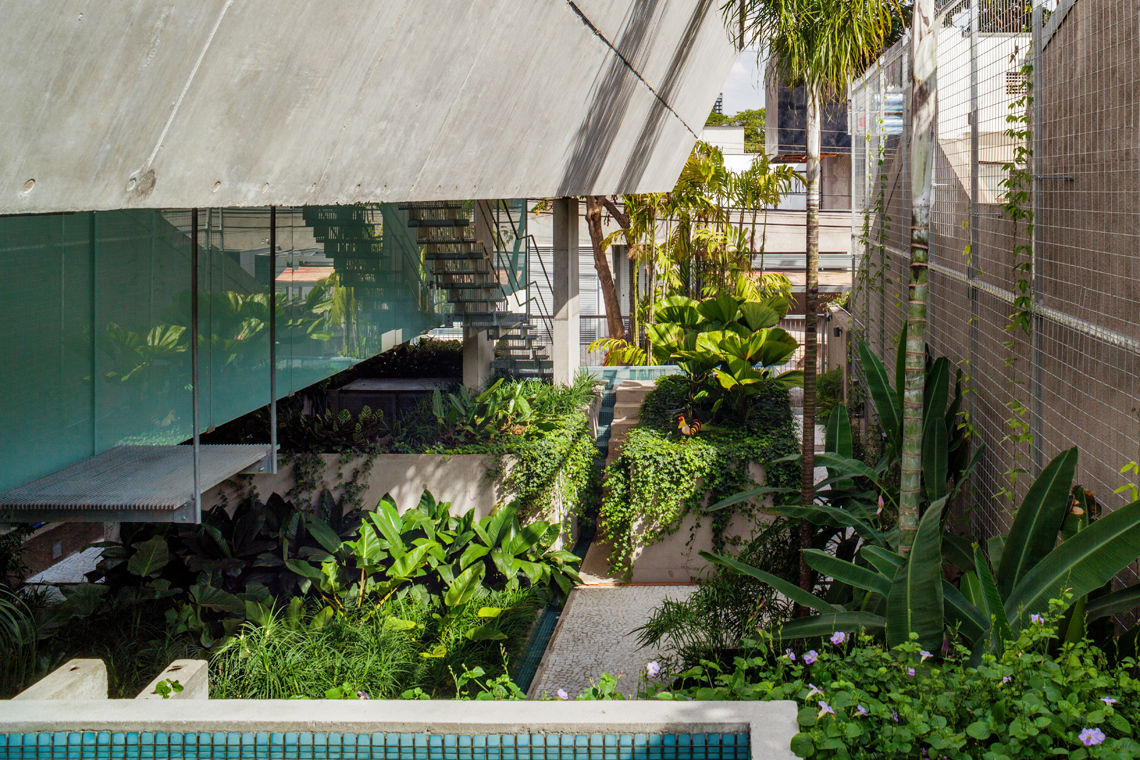 CASA DE FIM DE SEMANA EM SÃO PAULO, spbr arquitetos spbr arquitetos Houses