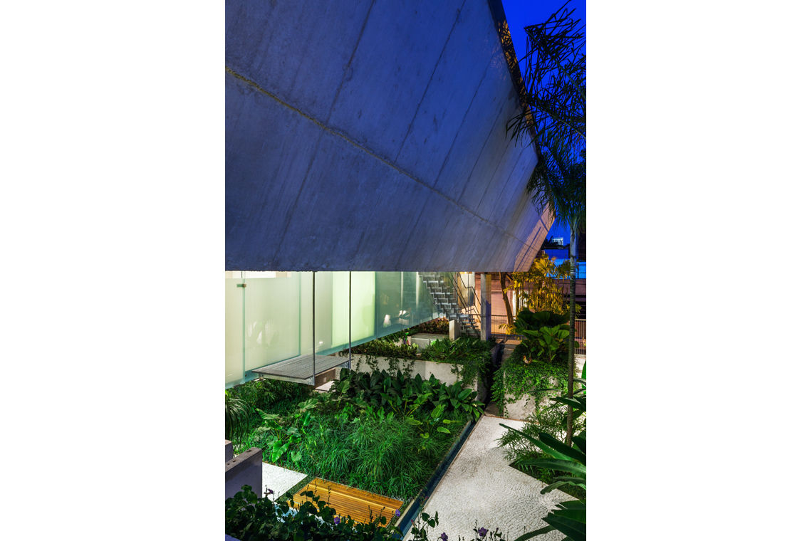 CASA DE FIM DE SEMANA EM SÃO PAULO, spbr arquitetos spbr arquitetos Houses