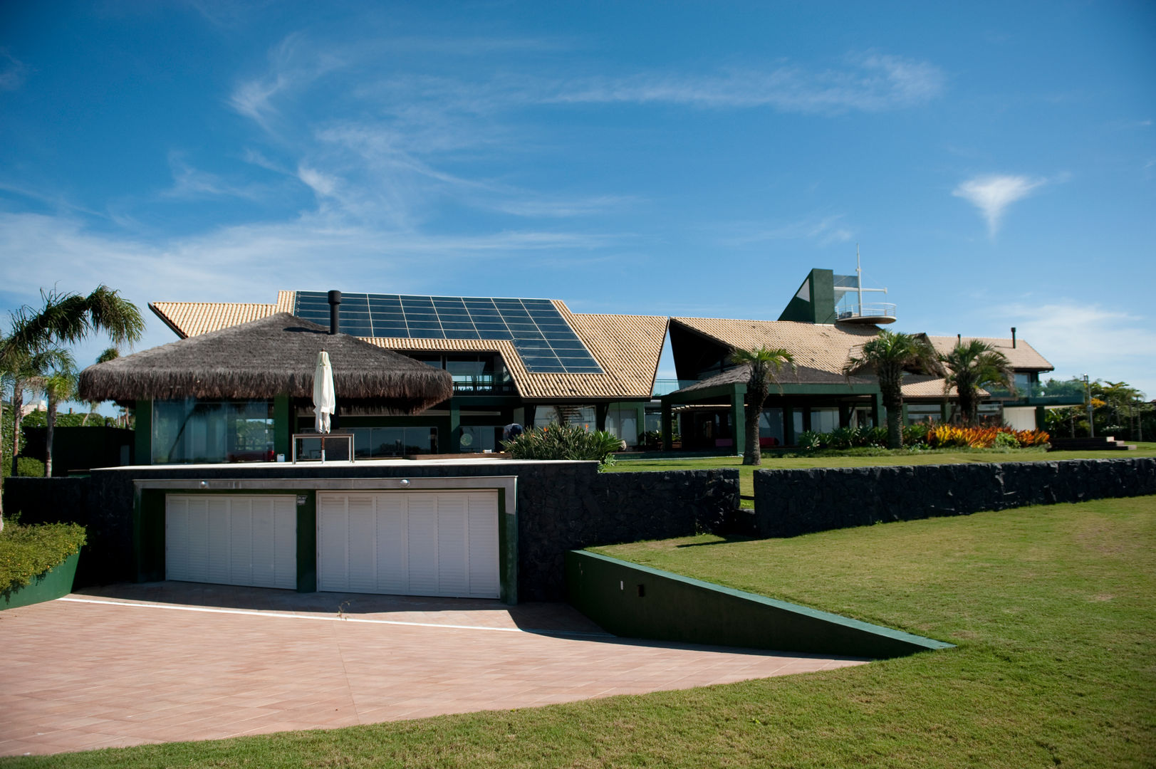 Residência Campeche, Mantovani e Rita Arquitetura Mantovani e Rita Arquitetura Maisons modernes