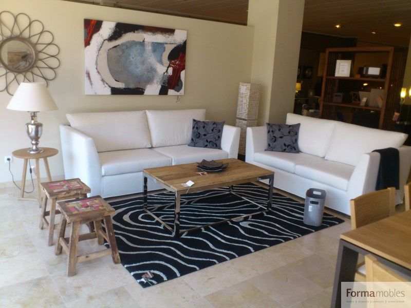 ESCAPARATE JULIO-AGOSTO 2015, FORMA MOBLES FORMA MOBLES Ruang Keluarga Modern Sofas & armchairs
