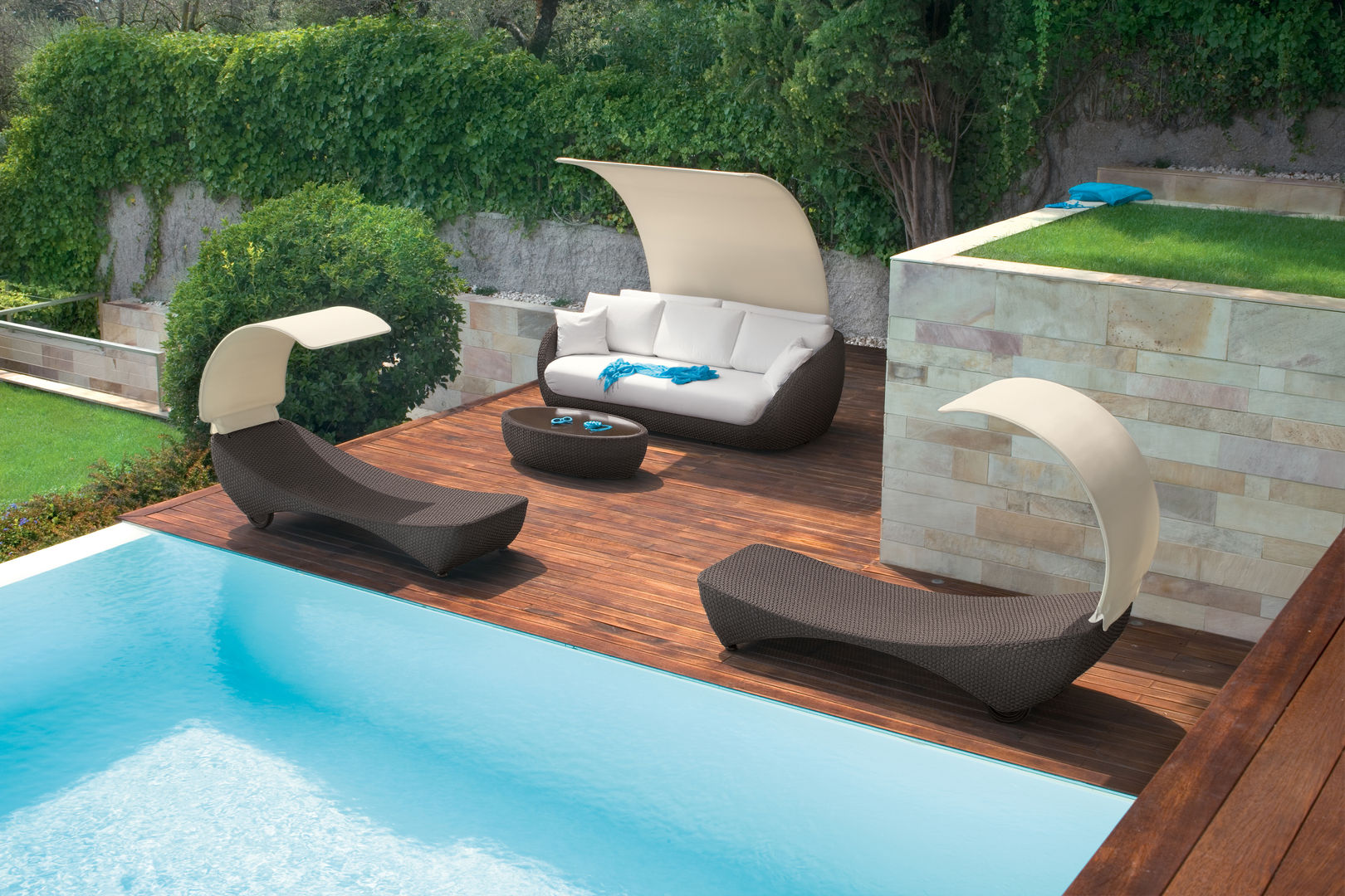 ST. TROPEZ, roberti rattan roberti rattan