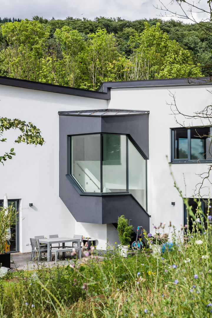 Z House, Single Family home in Seeheim, Germany, Helwig Haus und Raum Planungs GmbH Helwig Haus und Raum Planungs GmbH Modern home