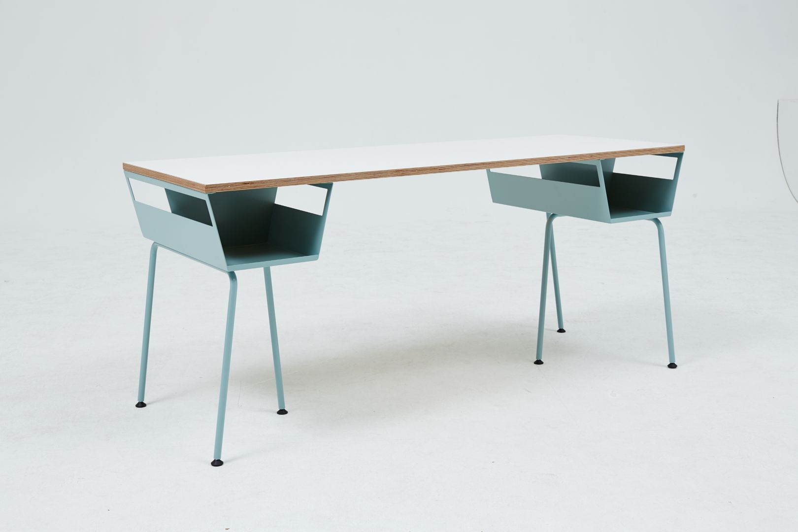 Polygon work table(폴리곤워크테이블), 잭슨카멜레온 잭슨카멜레온 Salon moderne Canapés & tables basses