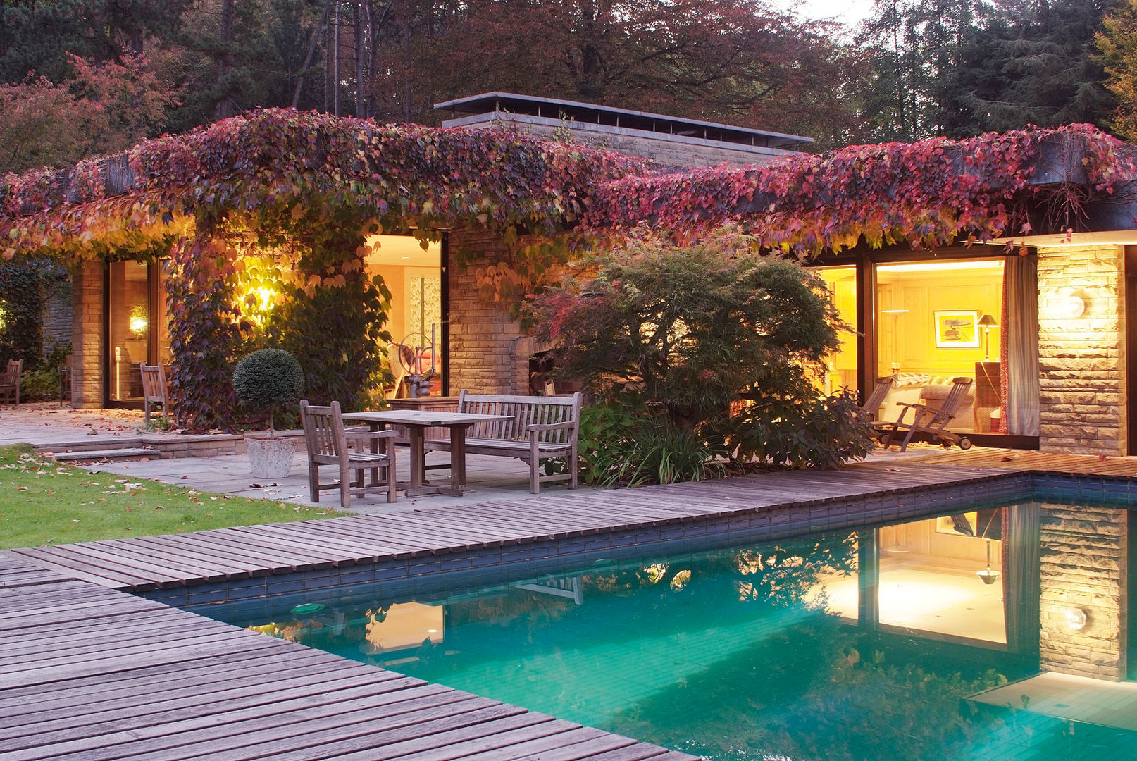 Bungalow mit Pool architektur-photos.de Moderne Häuser