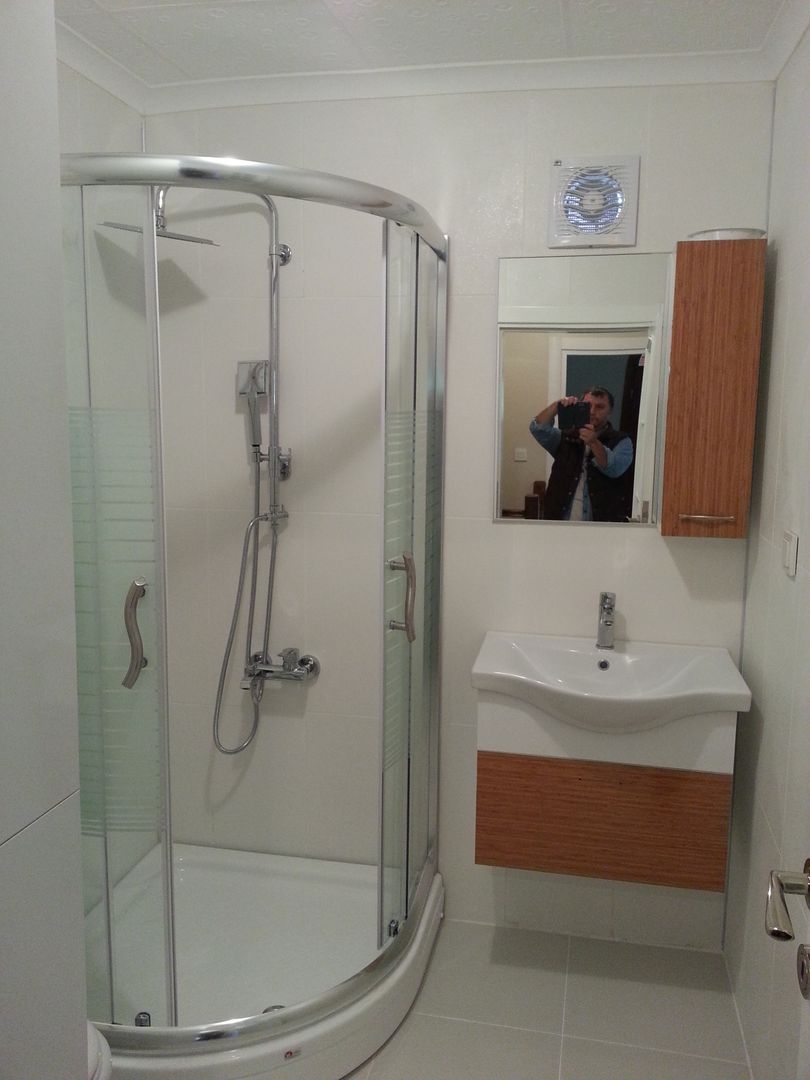 homify Modern Banyo