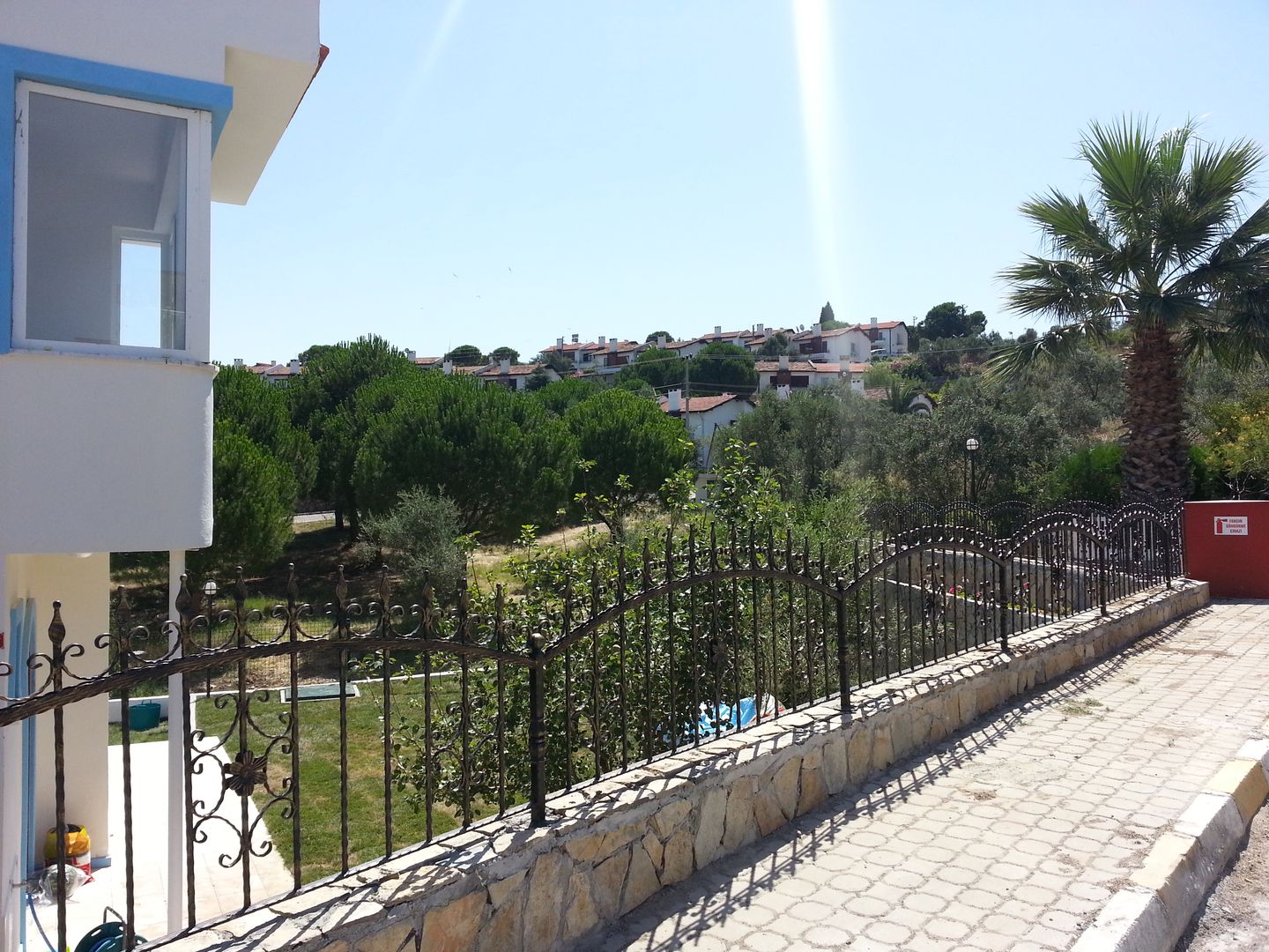 homify Balcones y terrazas mediterráneos