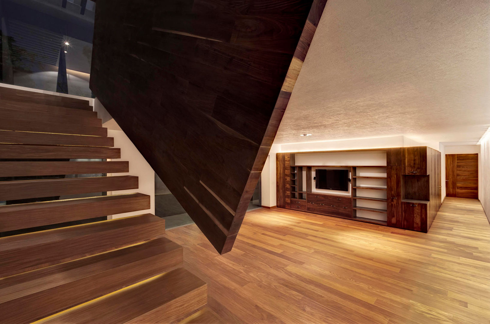 Rancho San Francisco Lopez Duplan Arquitectos Modern corridor, hallway & stairs