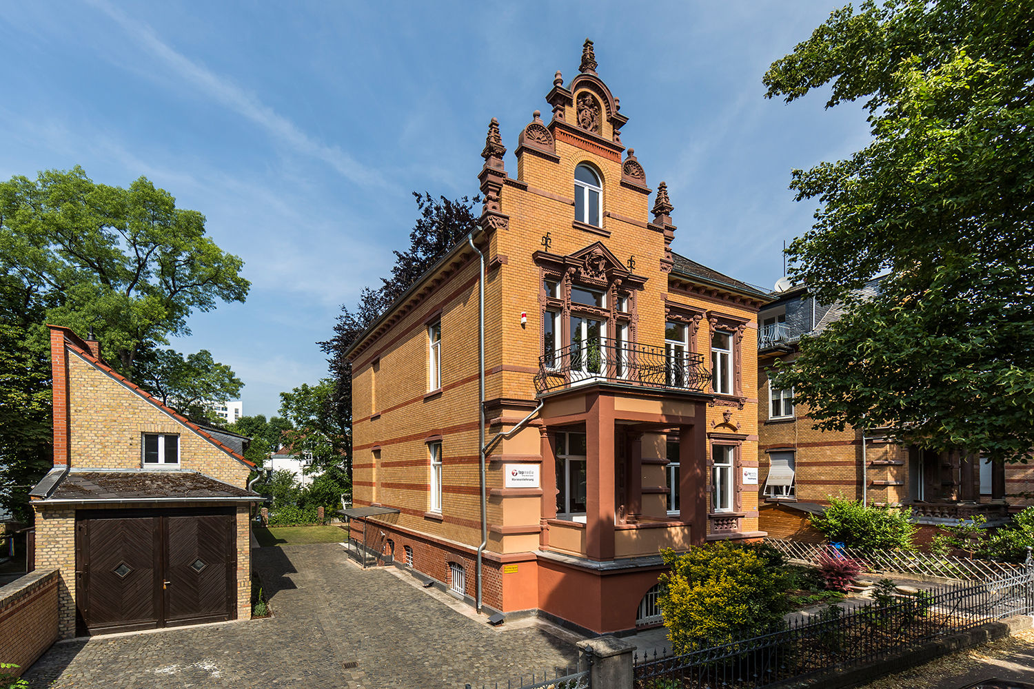 Villa Viktoria, Wohnwert Innenarchitektur Wohnwert Innenarchitektur Дома в классическом стиле