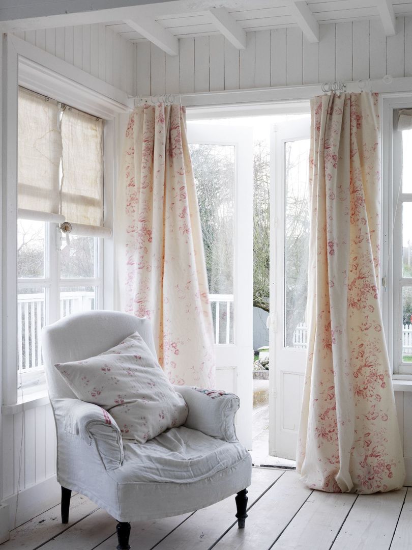 Constance Pink Cabbages & Roses Cửa sổ & cửa ra vào phong cách mộc mạc Curtains & drapes