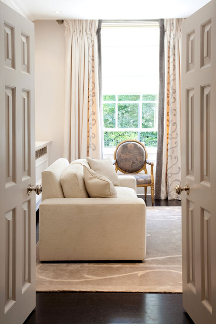 Eaton Square, Loomah Loomah Classic style living room