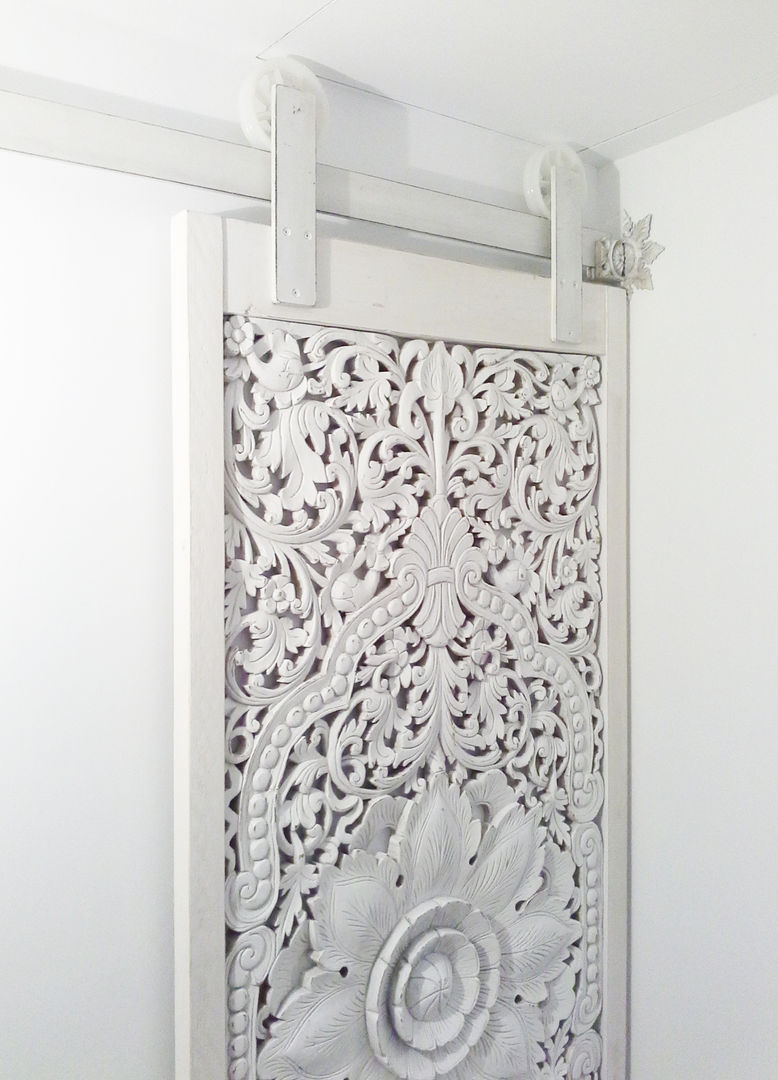 Puerta corredera con forma de talla , Vicente Galve Studio Vicente Galve Studio Puertas de estilo asiático Puertas