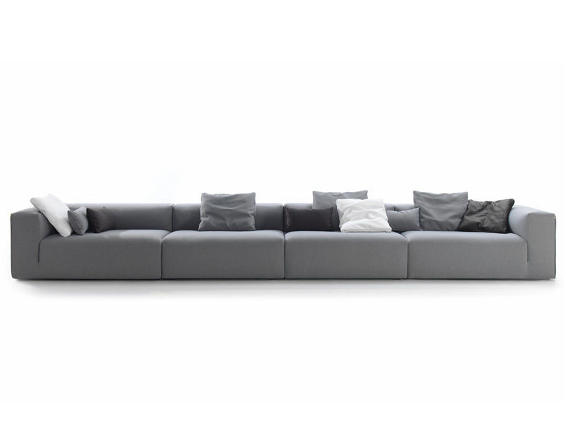 SUIT sofa, BELTÁ & FRAJUMAR BELTÁ & FRAJUMAR ミニマルデザインの リビング ソファー＆アームチェア