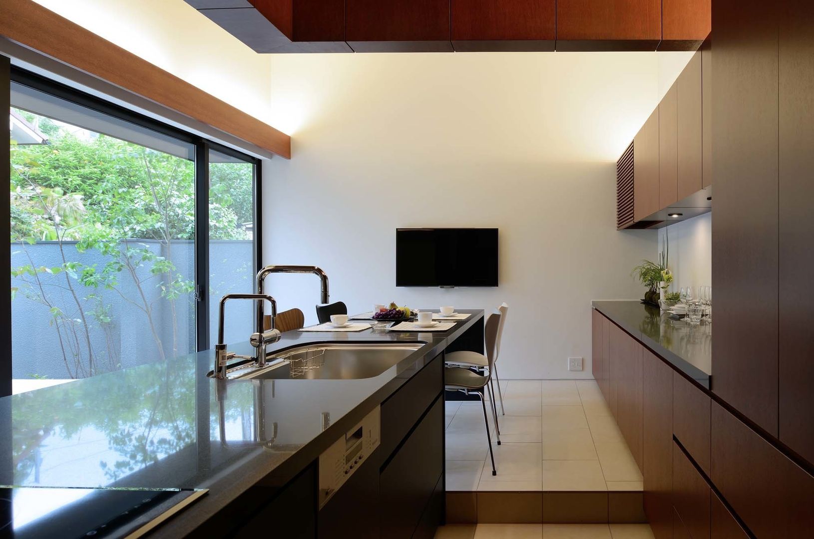 House in Fushimi, 設計組織DNA 設計組織DNA Cocinas modernas