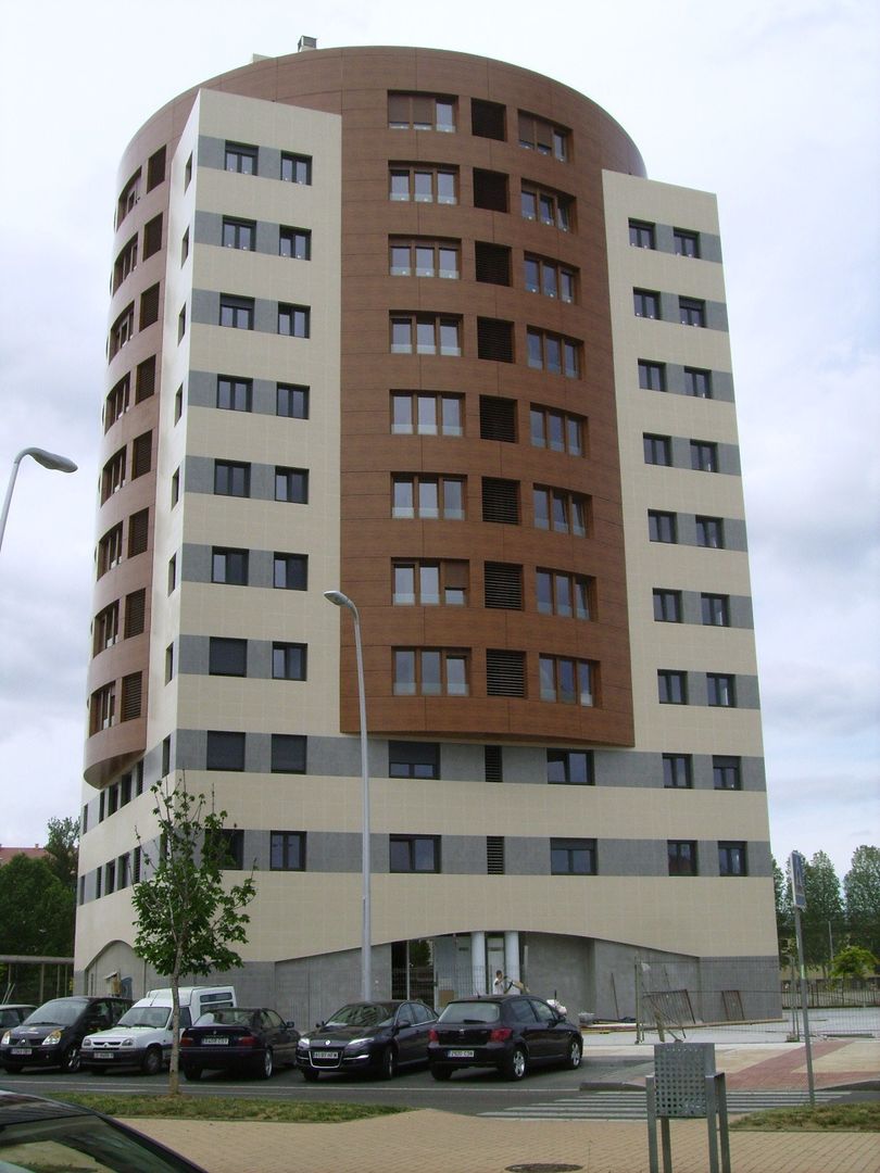 EDIFICIO DE VIVIENDAS DE LUJO, ESTUDIO DE ARQUITECTURA TECNICA ESTUDIO DE ARQUITECTURA TECNICA