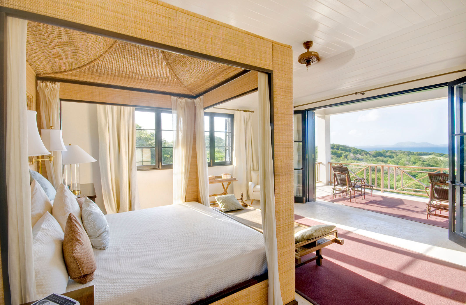 VILLA PRIVATA MUSTIQUE 1, ANG42 ANG42 Tropical style bedroom