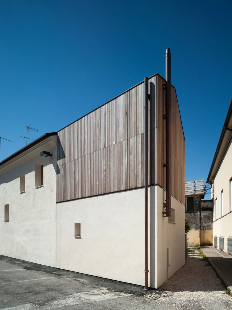 Casa Fiera, Massimo Galeotti Architetto Massimo Galeotti Architetto Moderne Häuser Holz Holznachbildung