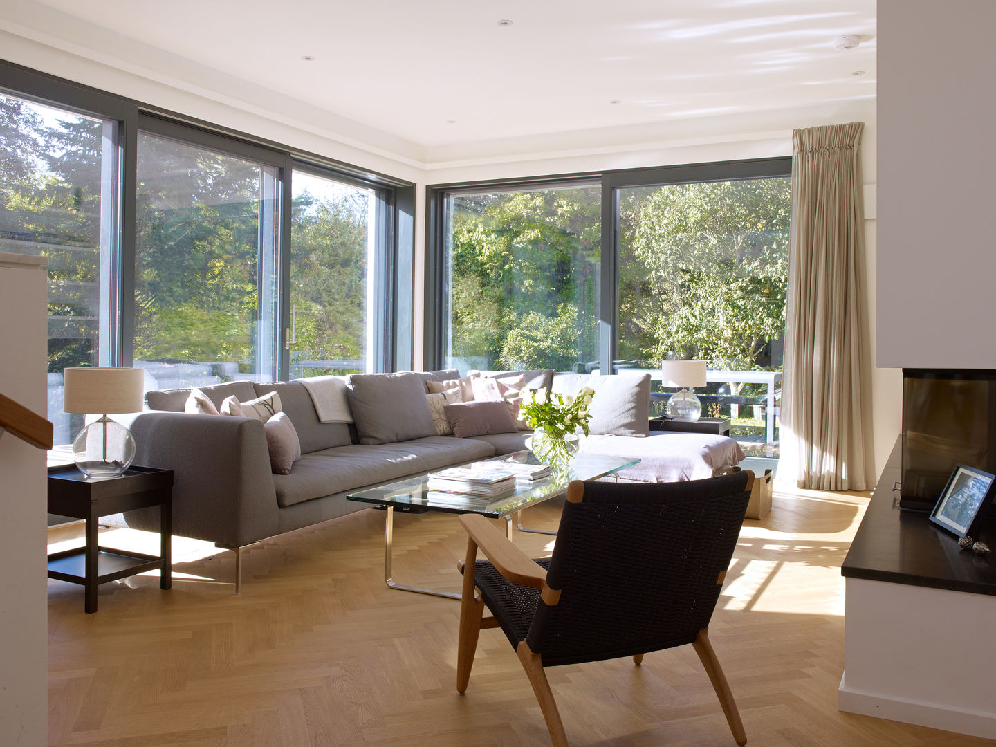 Luxus-Designhaus in England , Bau-Fritz GmbH & Co. KG Bau-Fritz GmbH & Co. KG Modern living room Sofas & armchairs