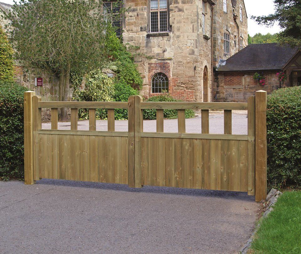 Fortress Wooden Driveway Gates, Garden Gates Direct Garden Gates Direct Vườn phong cách kinh điển Fencing & walls