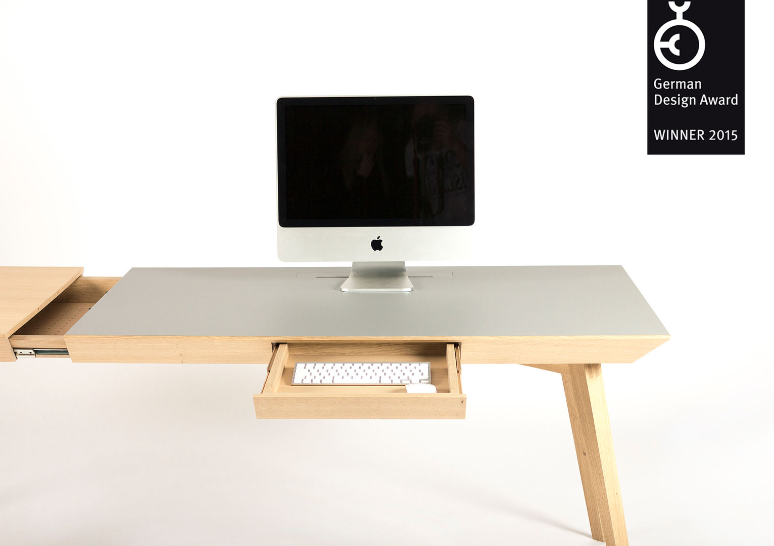 Altius Schreibtisch, zweigespann – Atelier für Gestaltung zweigespann – Atelier für Gestaltung Moderne studeerkamer Bureaus