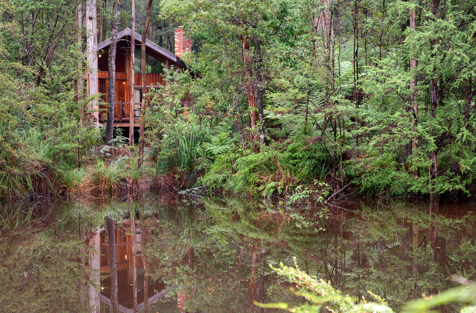 Woodlands Rainforest Retreatが手掛けたカントリー, カントリー