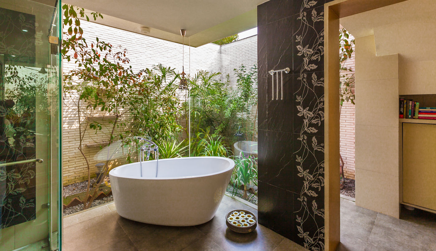 G Farm House, Kumar Moorthy & Associates Kumar Moorthy & Associates Bagno eclettico