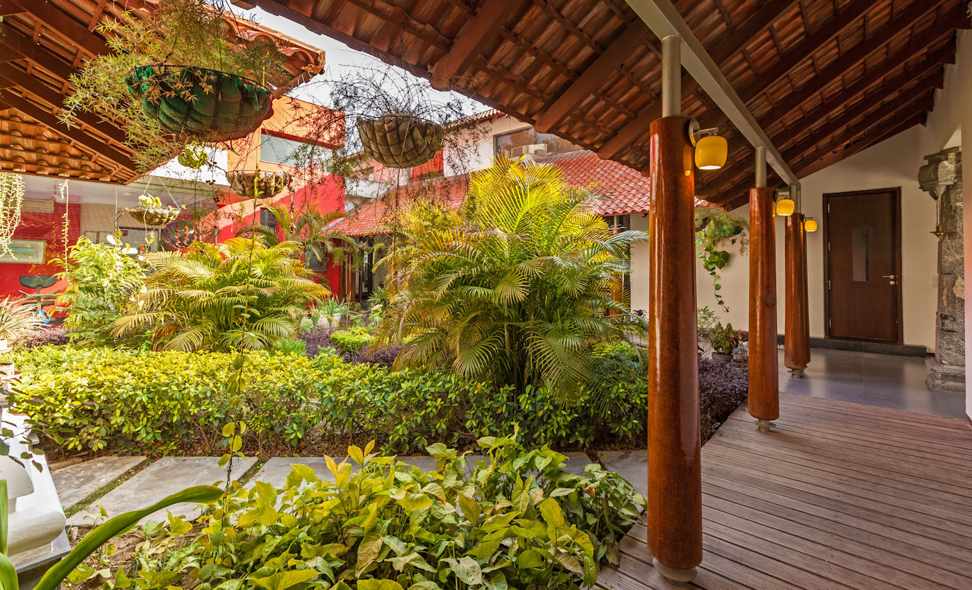 G Farm House, Kumar Moorthy & Associates Kumar Moorthy & Associates Eclectic style garden