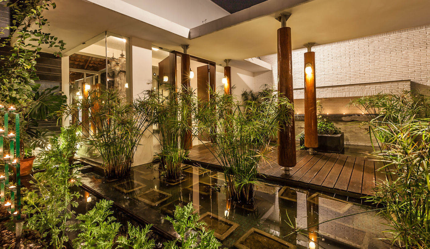 G Farm House, Kumar Moorthy & Associates Kumar Moorthy & Associates Eclectic style garden