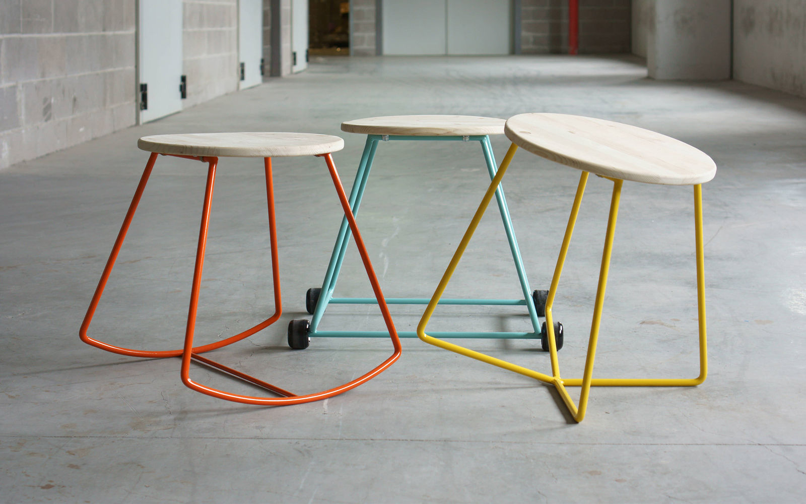 MOSCHETTIERI stools series, ZETAE Studio ZETAE Studio غرفة المعيشة كراسي ومقاعد