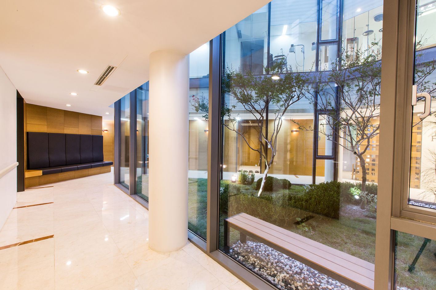 목동 포미즈 여성병원 , giovanni design works giovanni design works Commercial spaces Clinics