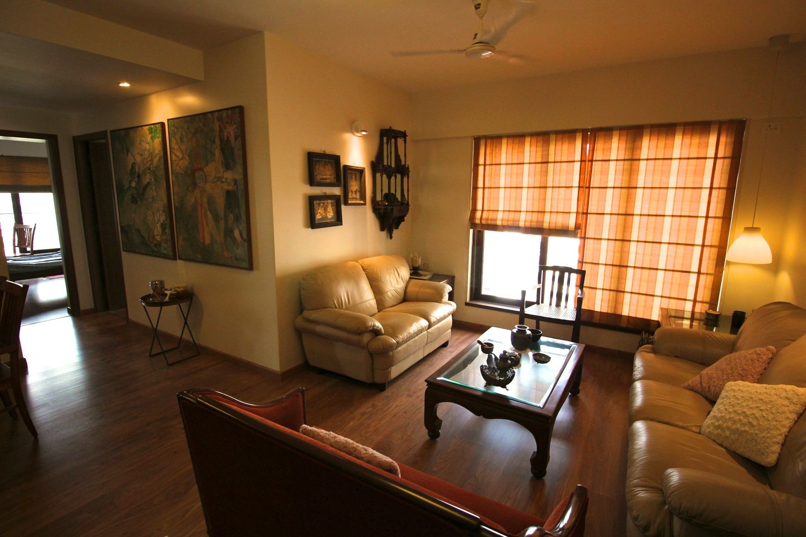 Residence at Yari Road, Versova., Design Kkarma (India) Design Kkarma (India) Eclectic style living room