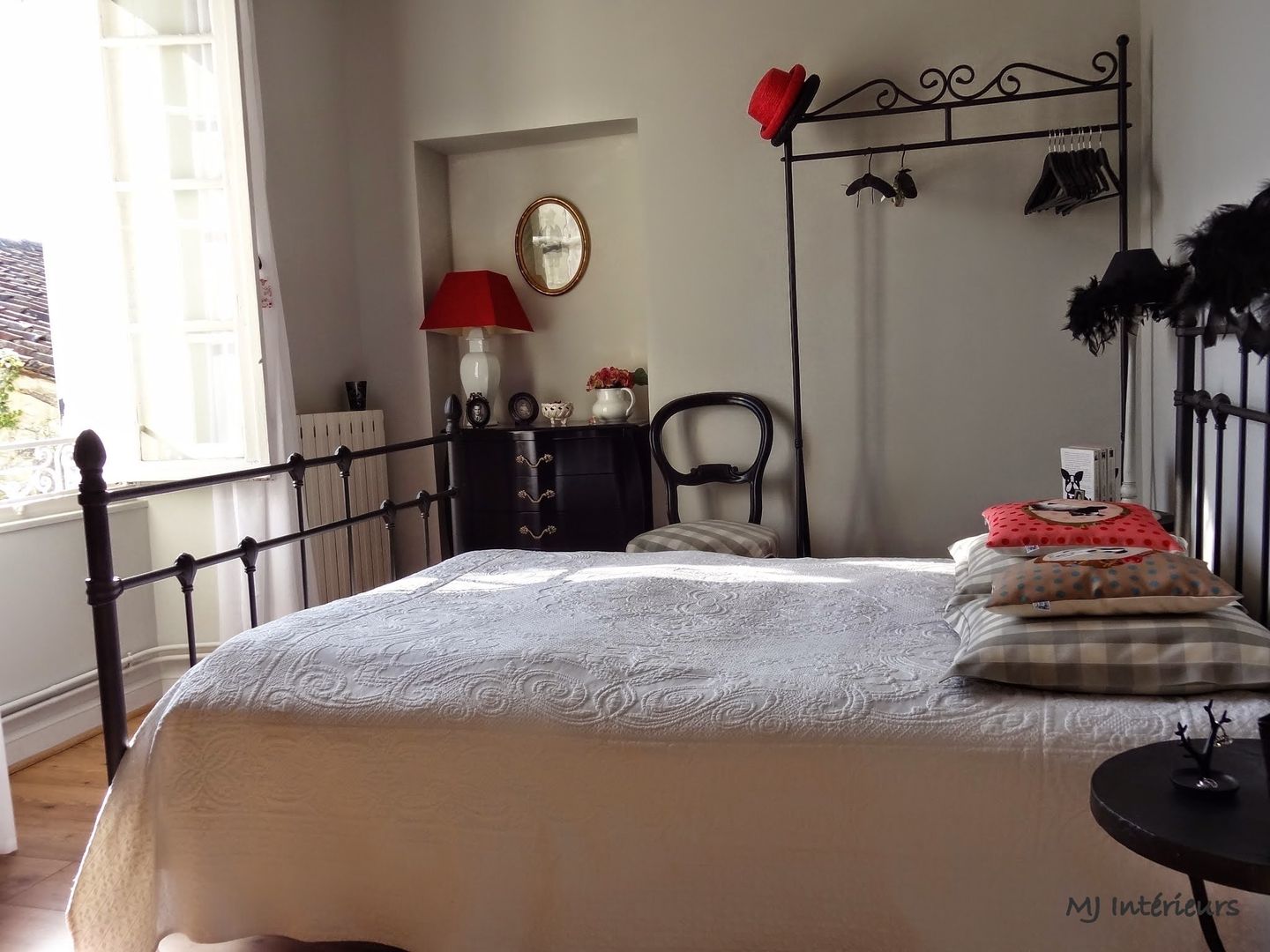 Chambre So chic, MJ Intérieurs MJ Intérieurs Classic style bedroom