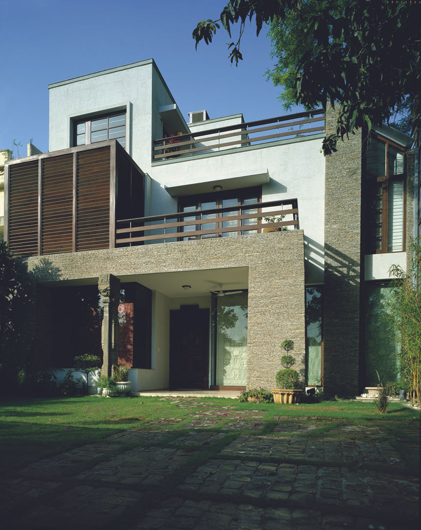 B House, Kumar Moorthy & Associates Kumar Moorthy & Associates Casas modernas