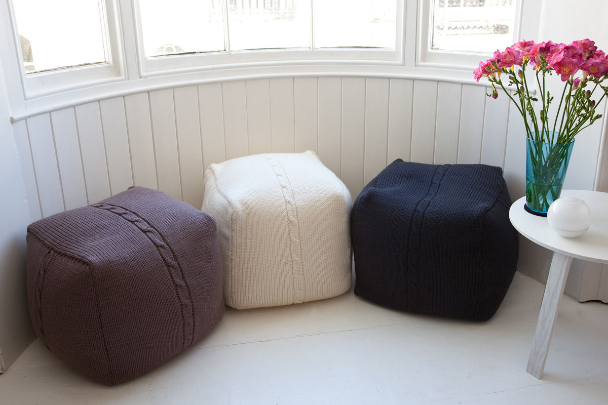 Chunky Cable Pouf From Brighton With Love モダンスタイルの寝室 テキスタイル