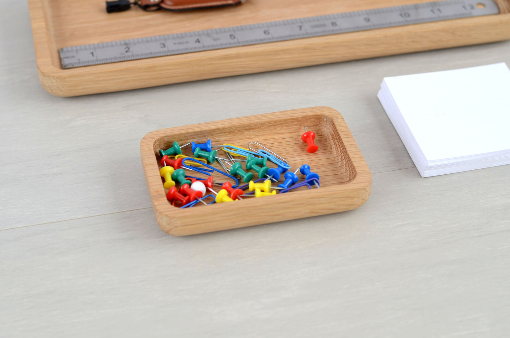 Oak Paperclip and Pin Container homify Moderne keukens Kleine apparatuur