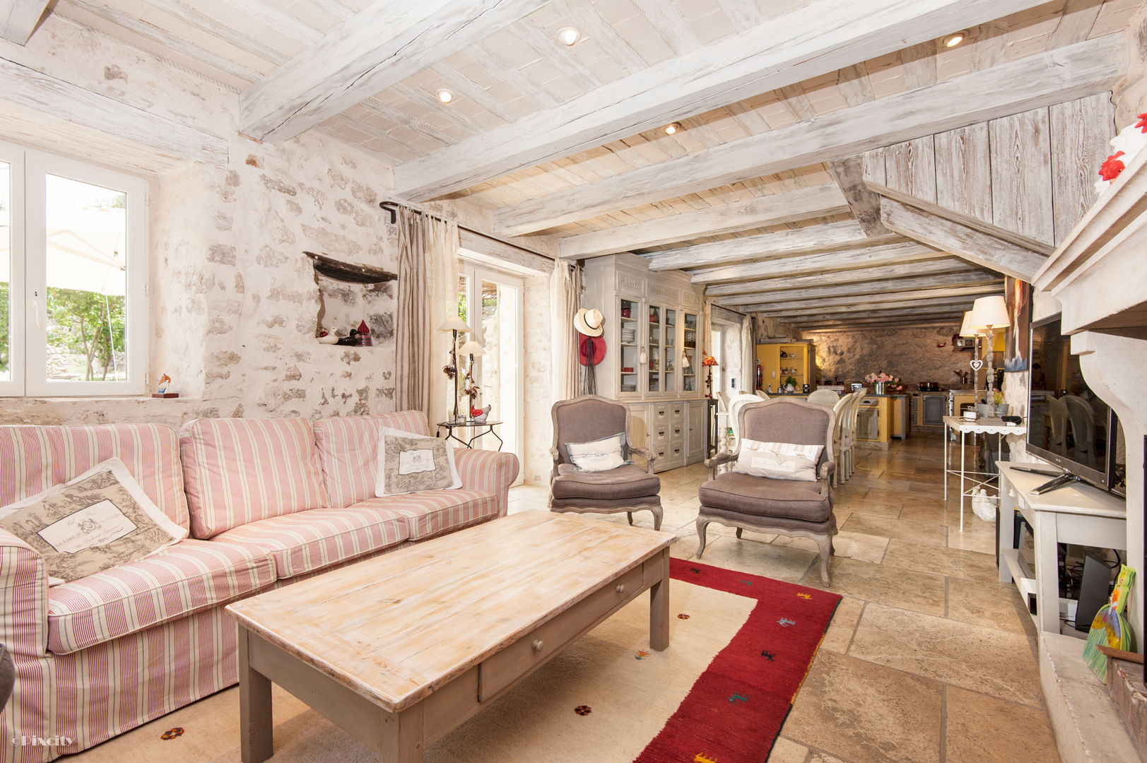 L'envers du décor, Pixcity Pixcity Mediterranean style living room