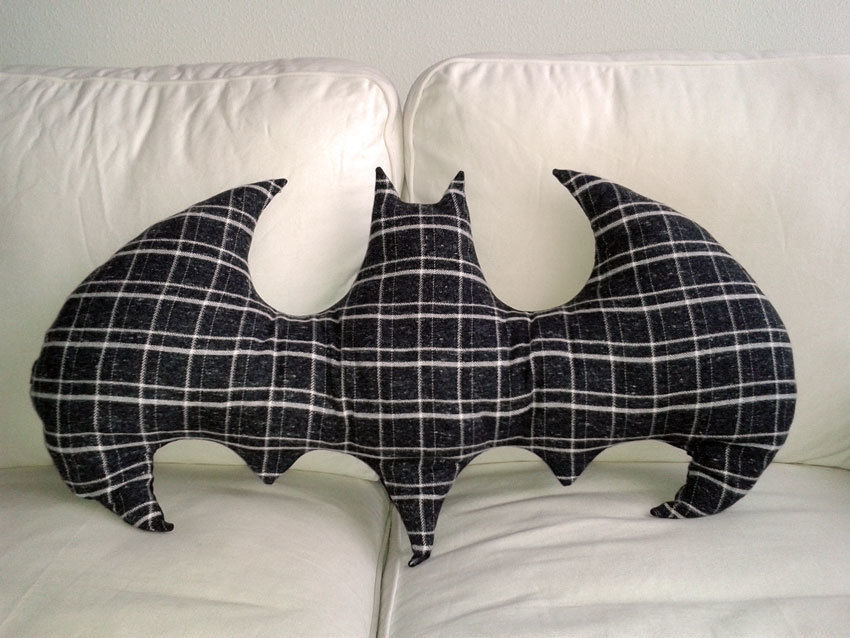 Batman in the jungle, Raúl Lázaro Raúl Lázaro Living room Accessories & decoration