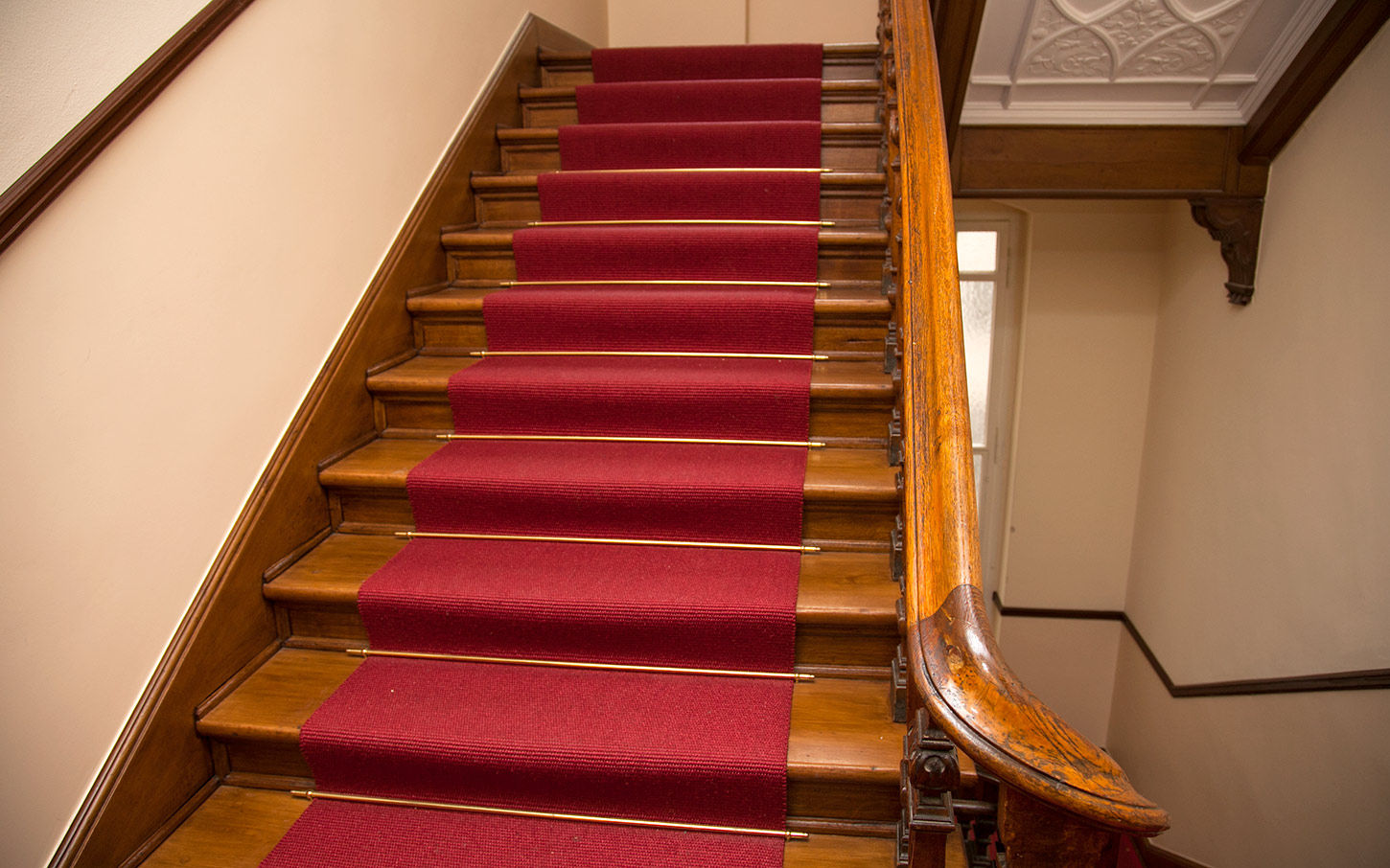 Läufer – Naturgemäß die Renner unter den Auslegwaren., Teppichkontor Teppichkontor Rustic style corridor, hallway & stairs