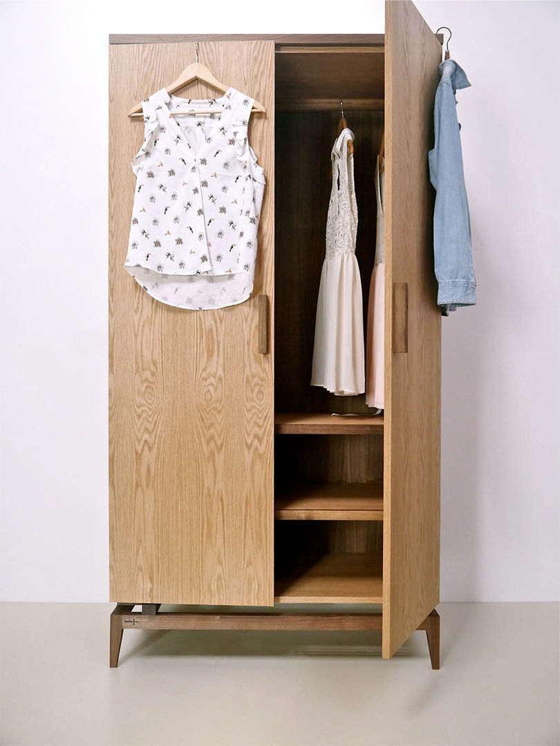 Stilt Wardrobe Barnby & Day Cuartos de estilo moderno Clósets y cómodas