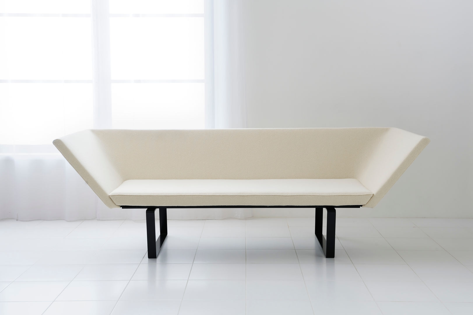 soi Sofa, Sakai Design Associate Sakai Design Associate Modern living Sofas & armchairs