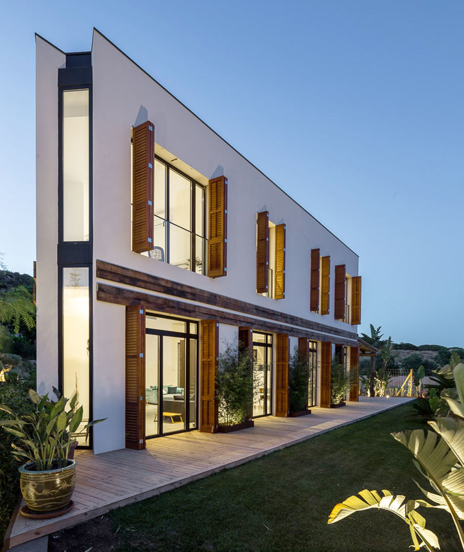 Vista Nocturna - Casa A 08023 Architects Casas de estilo mediterráneo