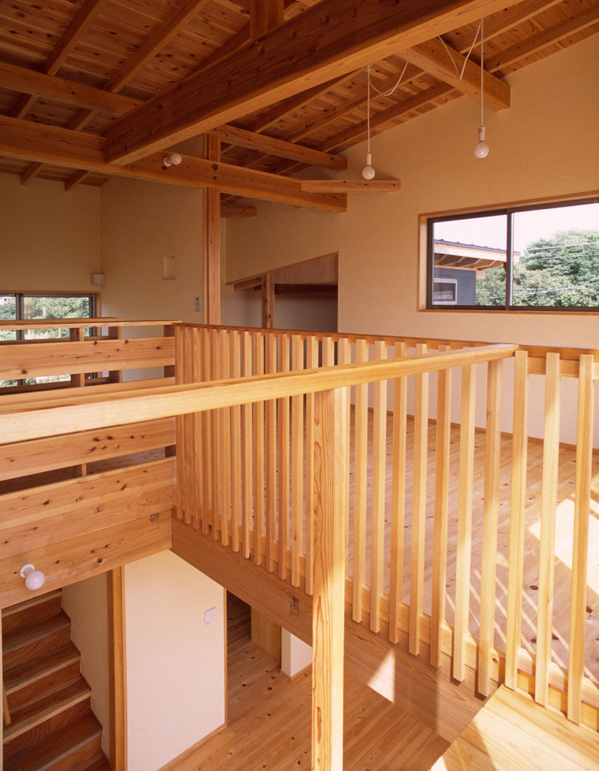 黒の家, 八島建築設計室 八島建築設計室 Eclectic style living room