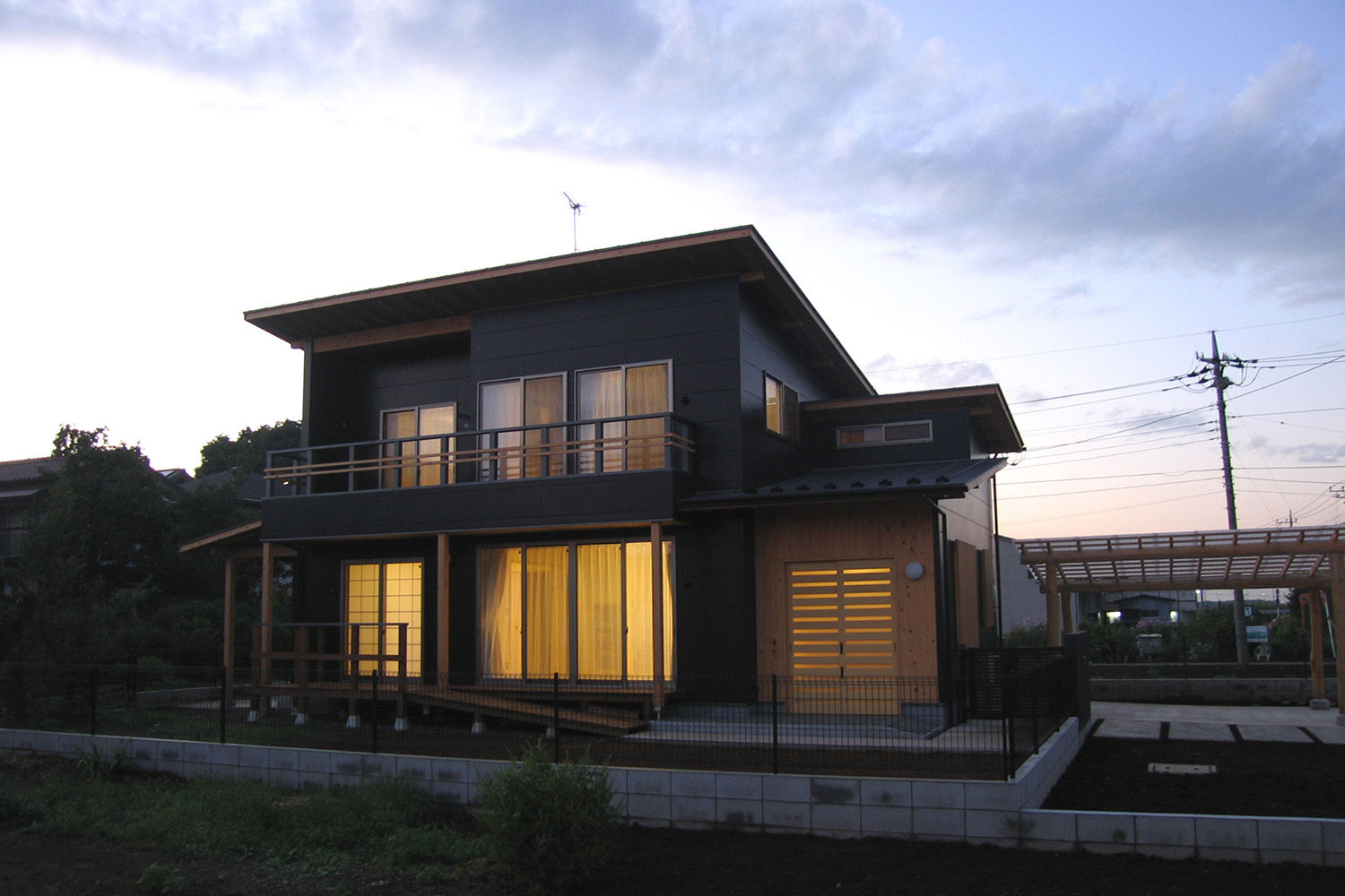 黒の家, 八島建築設計室 八島建築設計室 บ้านและที่อยู่อาศัย