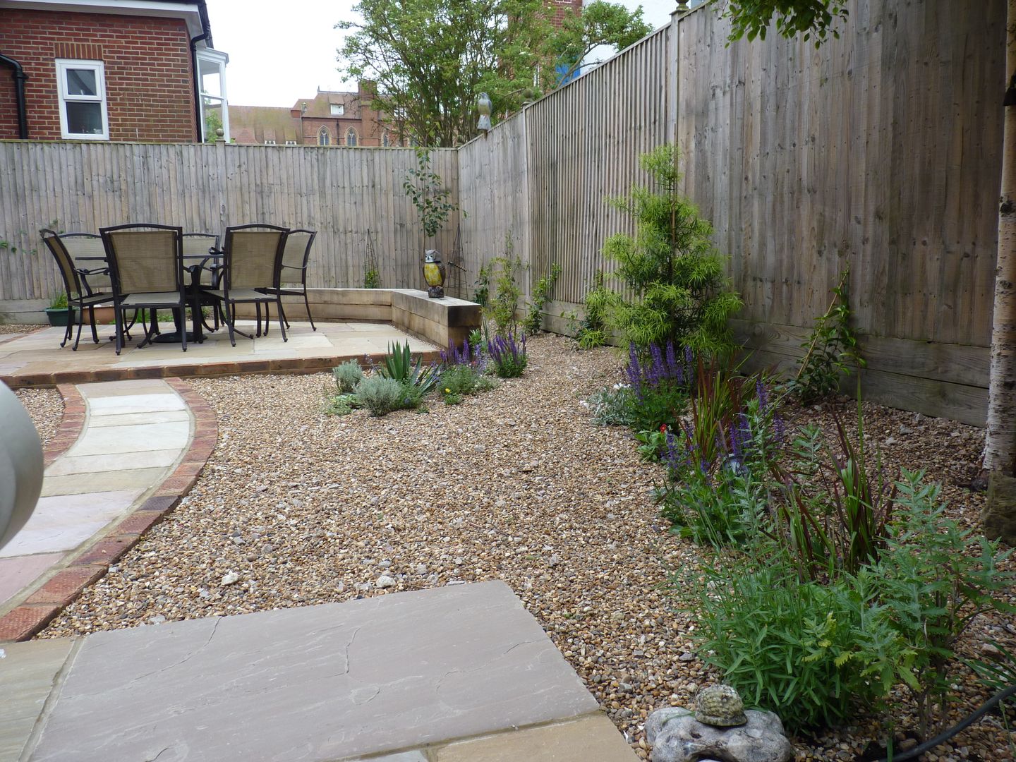 Serene Gravel Garden, Cornus Garden Design Cornus Garden Design Jardins modernos