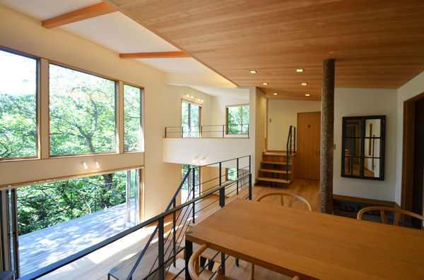 大きな栗の木の下の家, 鎌田建築設計室 鎌田建築設計室 Rustic style dining room