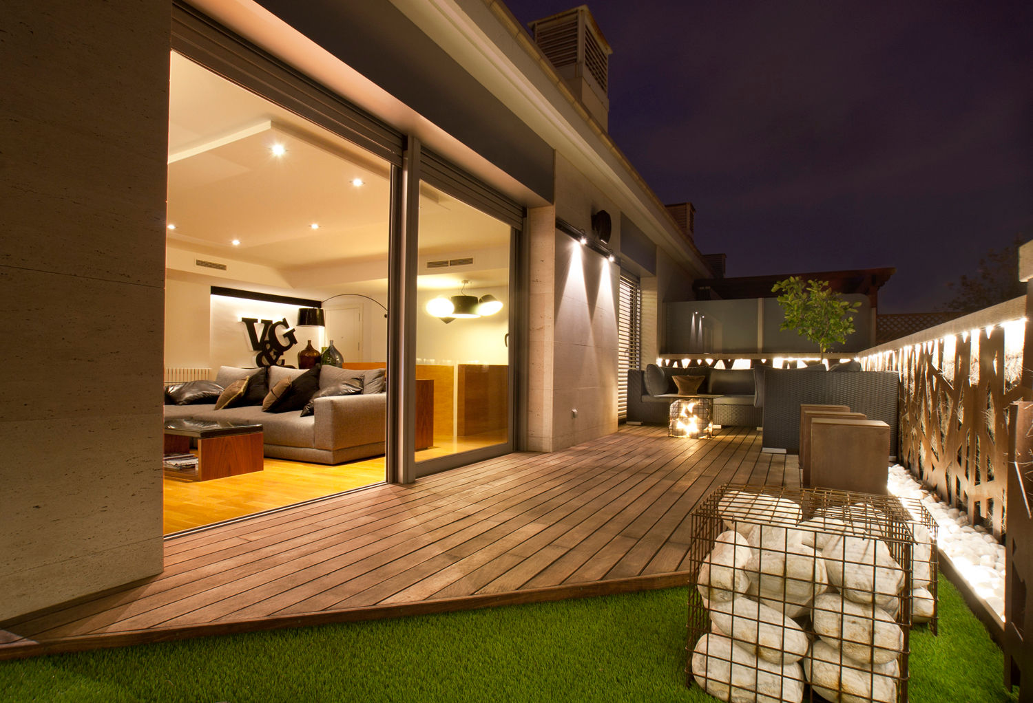 Duplex en Barcelona, The Pont design The Pont design Balcon, Veranda & Terrasse modernes